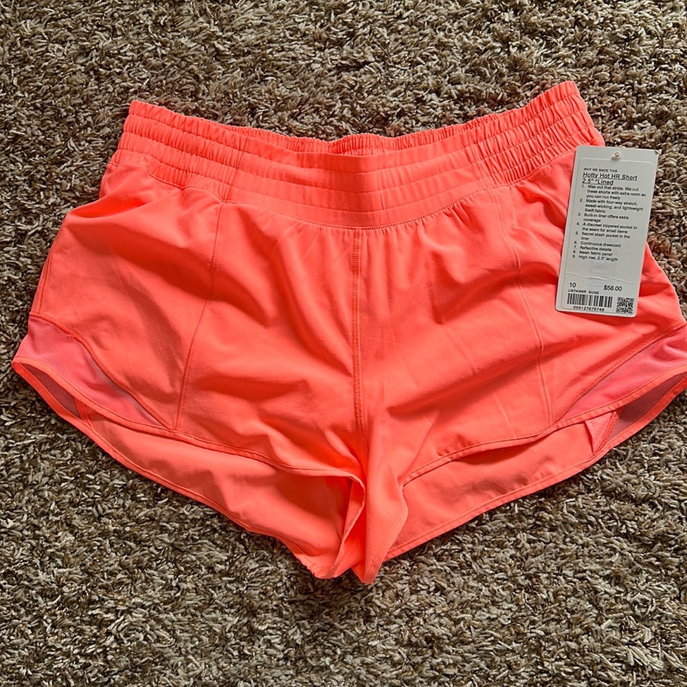 Women’s lululemon Hotty Hot HR shorts